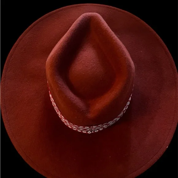 Universal Thread Rust Hat with Patterned Band - Picture 3 of 7